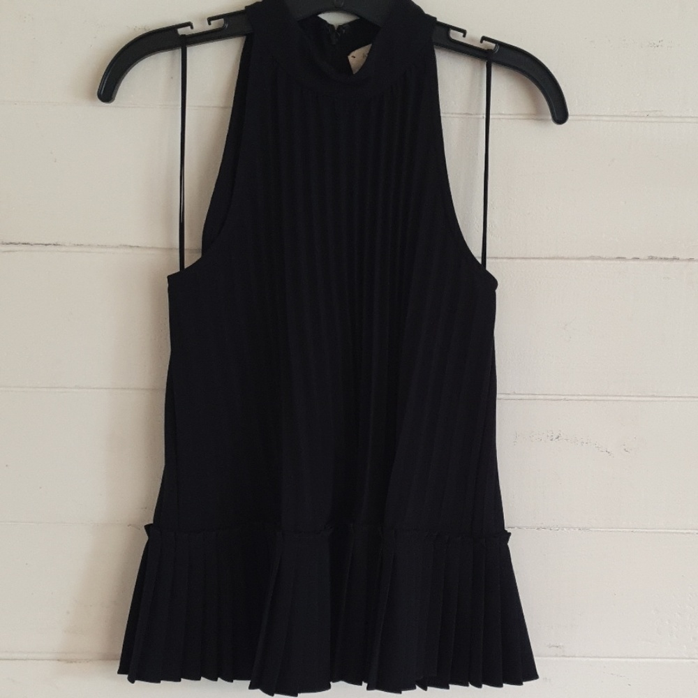 Artelier Nicole Miller Acordian Pleat Black top